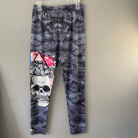 Women's Camouflage Skull Print Leggings - Picture 2 of 12